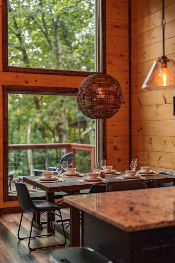 New Cozy Mountain Cabin Hot Tub Near Downtown Гетлинбург Екстериор снимка